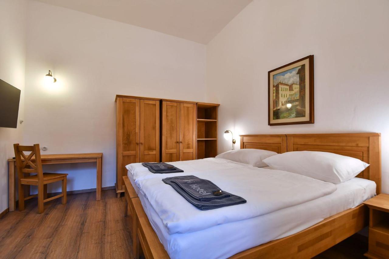 Zamek Racice Hotel Екстериор снимка